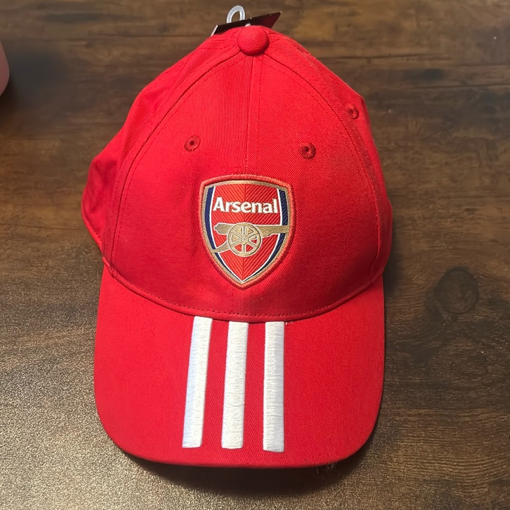 New with tags Arsenal Adidas baseball cap